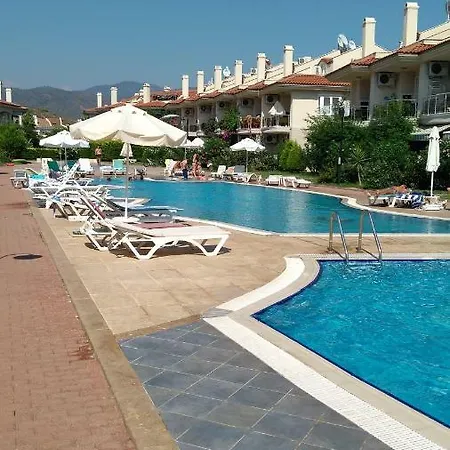 Calis, Sunset Club